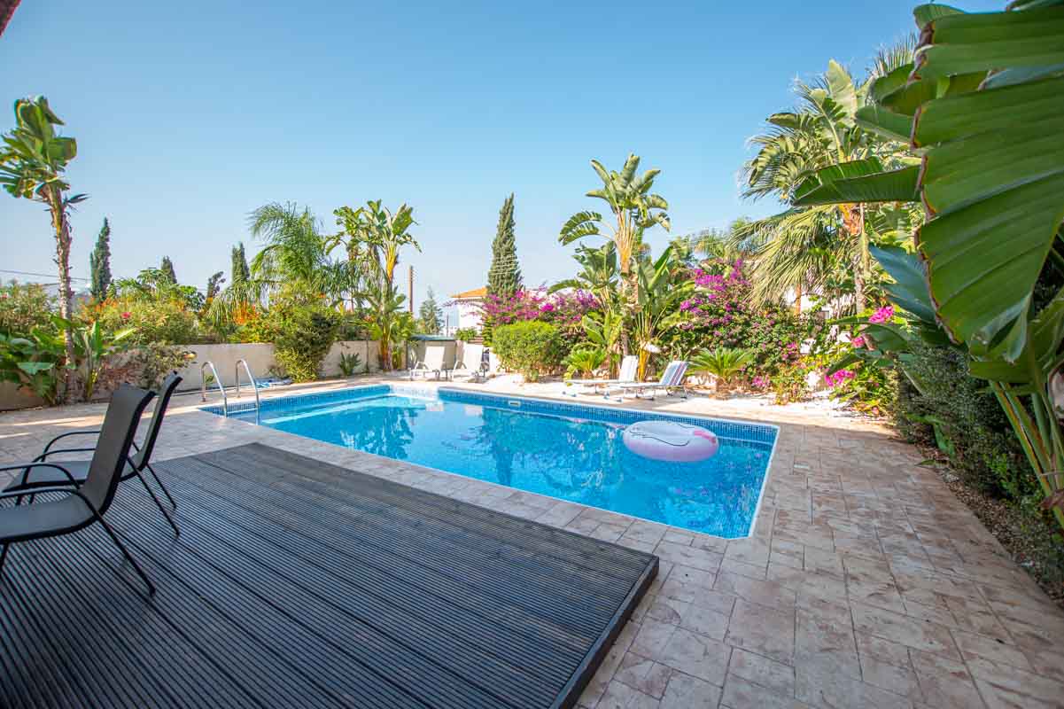 Кипр дома с бассейном