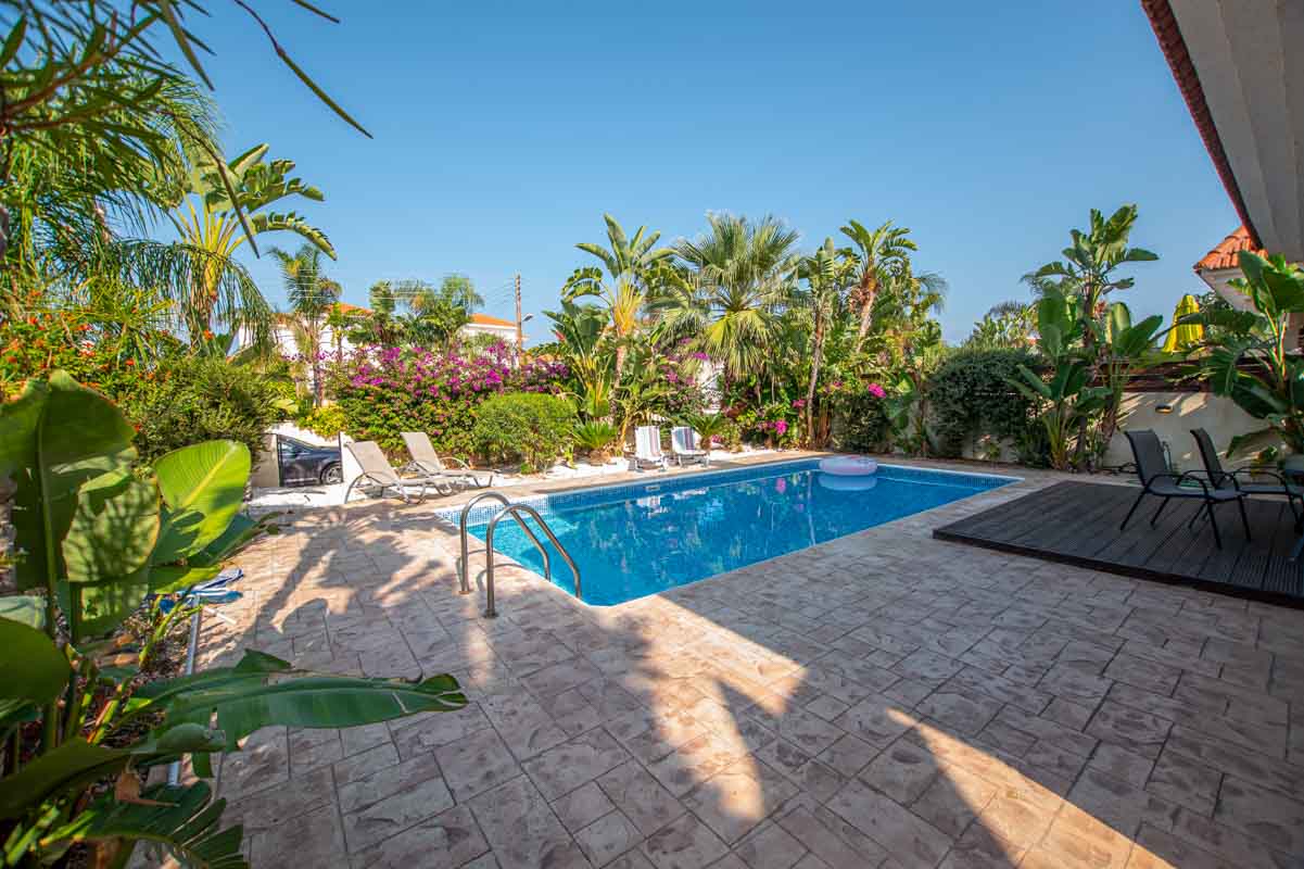 Кипр дома с бассейном на продажу