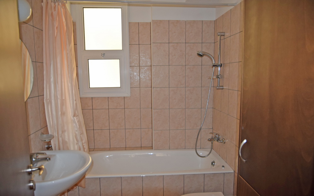 Кипр апартаменты у моря - ванная