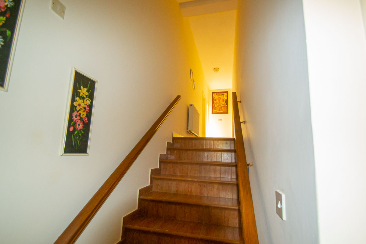 Дом в Ксилотимпу - лестница