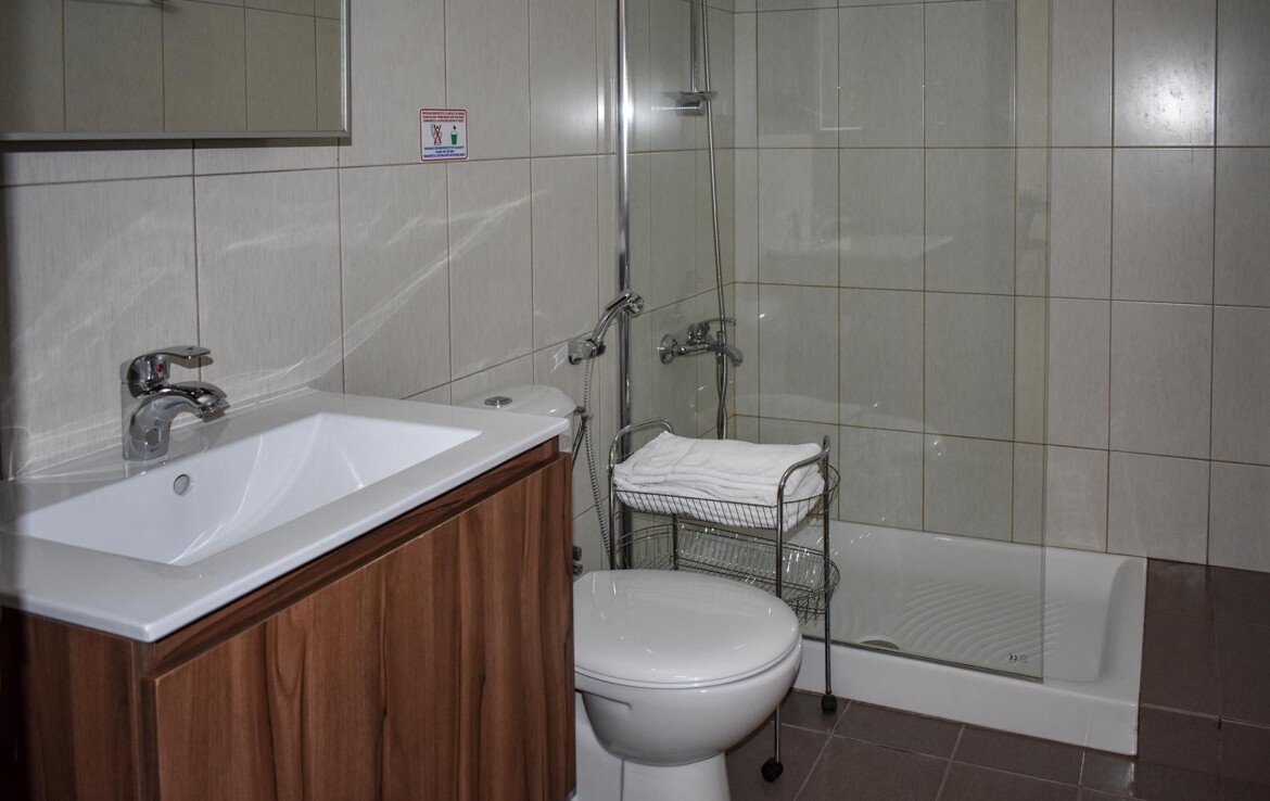 Современные апартаменты в Каппарисе - ванная