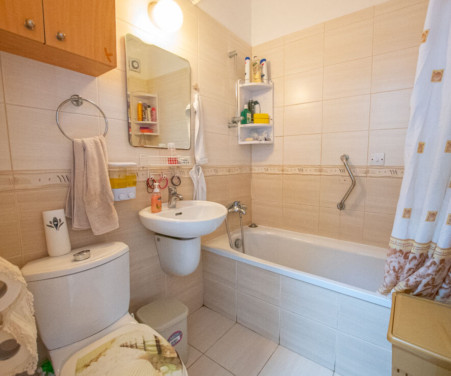 Двуспальная квартира в Каппарисе - ванная