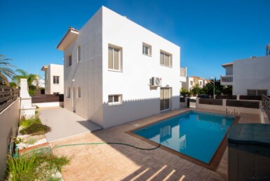 4-3-bed-house-in-Paralimni-5898