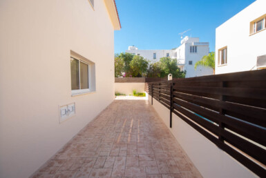 8-3-bed-house-in-Paralimni-5898