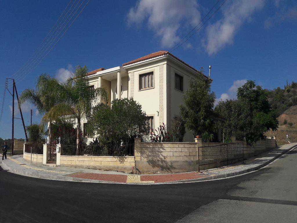 Дом в Кронос (Ларнака) на продажу